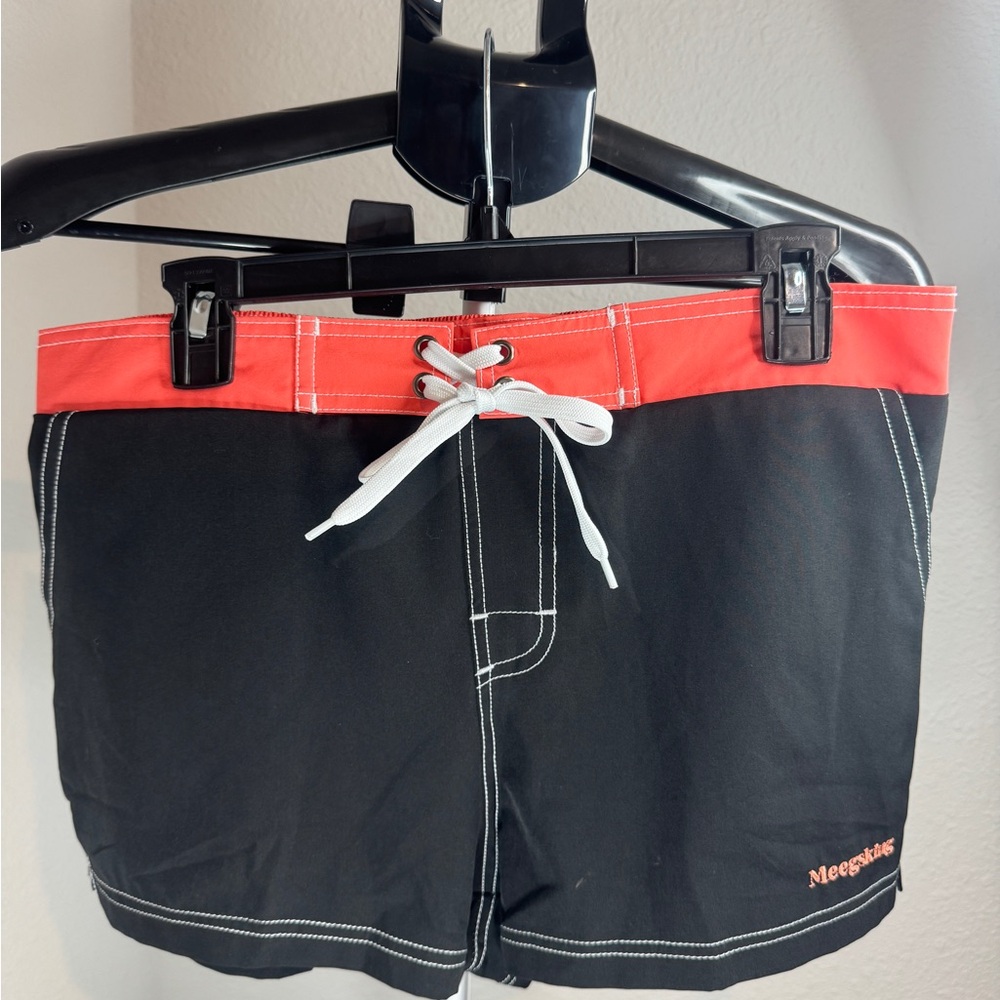 Meegsking Black and Red Swim Shorts NWT size Large (#258)